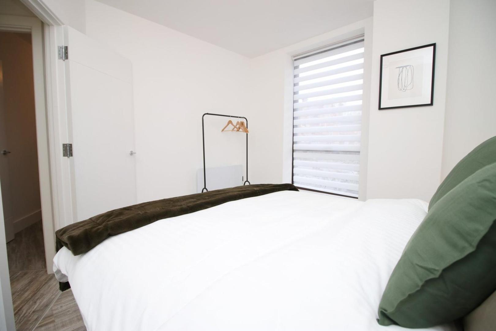 2 Bedroom With Free Parking Swindon Dış mekan fotoğraf