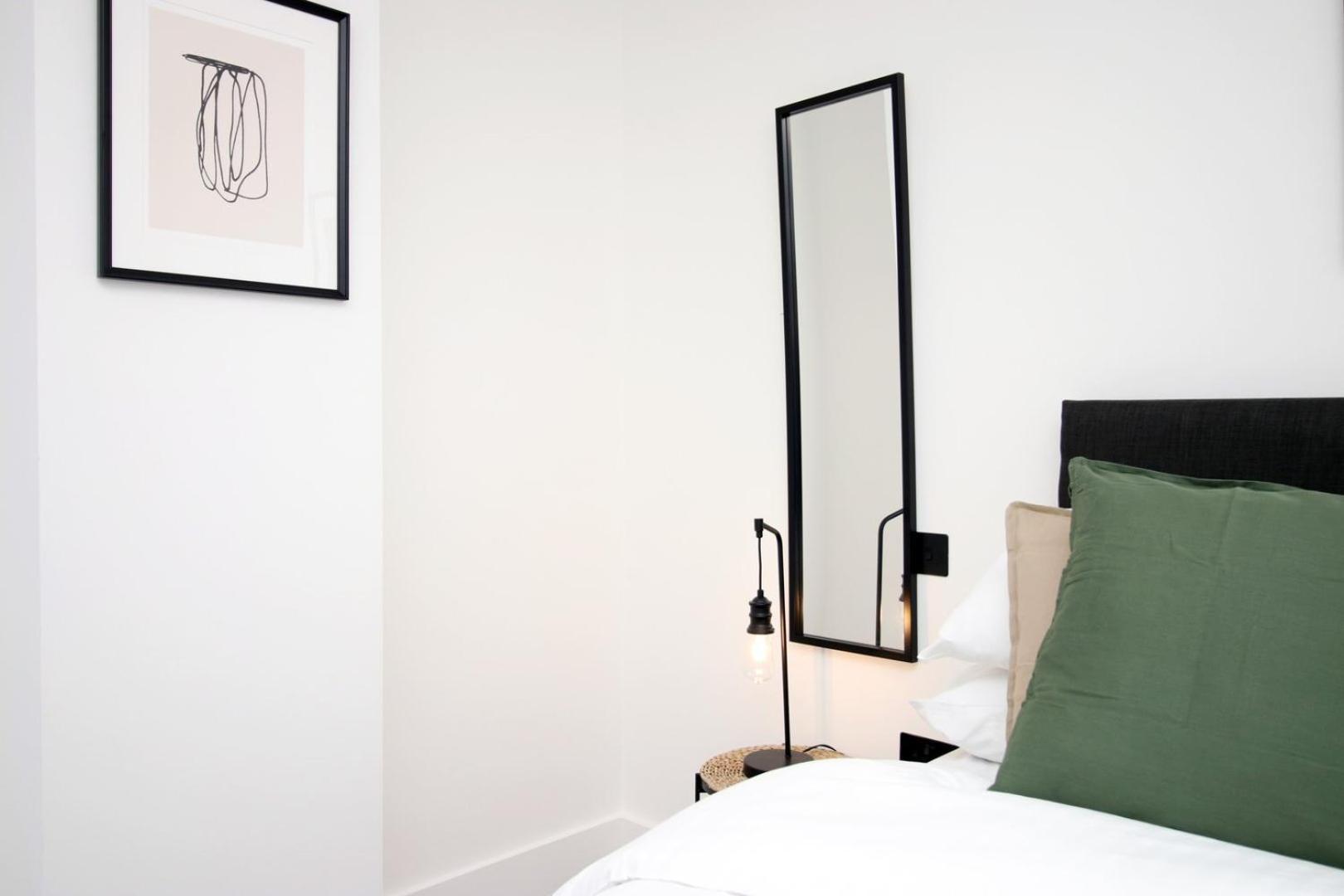 2 Bedroom With Free Parking Swindon Dış mekan fotoğraf