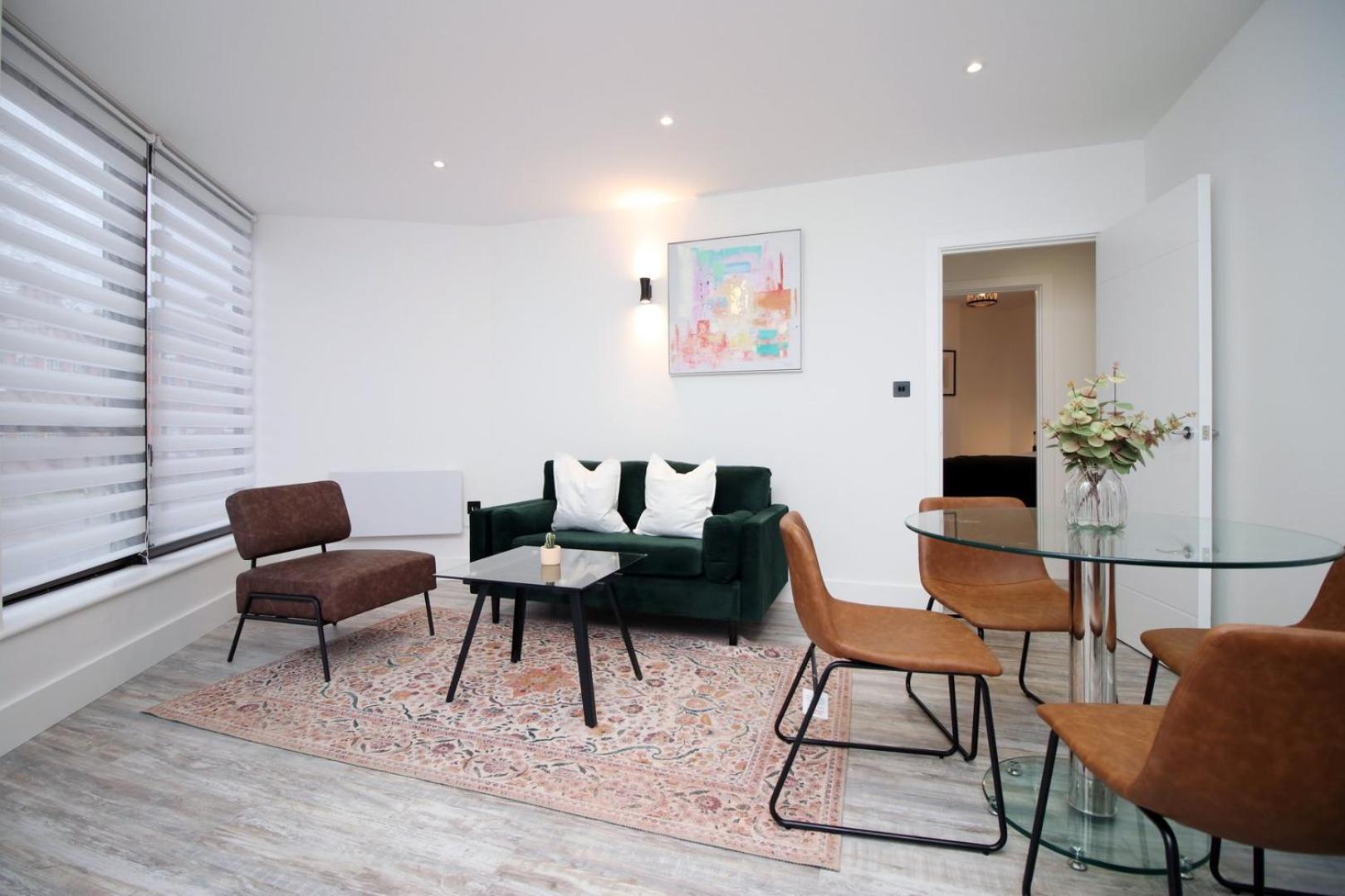 2 Bedroom With Free Parking Swindon Dış mekan fotoğraf