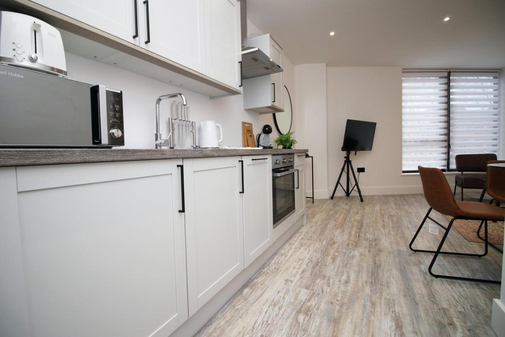 2 Bedroom With Free Parking Swindon Dış mekan fotoğraf